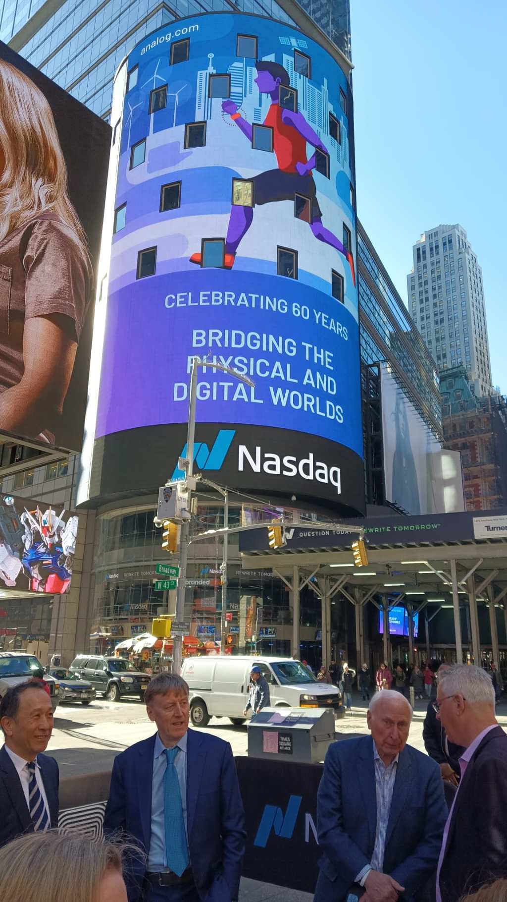 Alternate view of the NASDAQ screen in Times Square